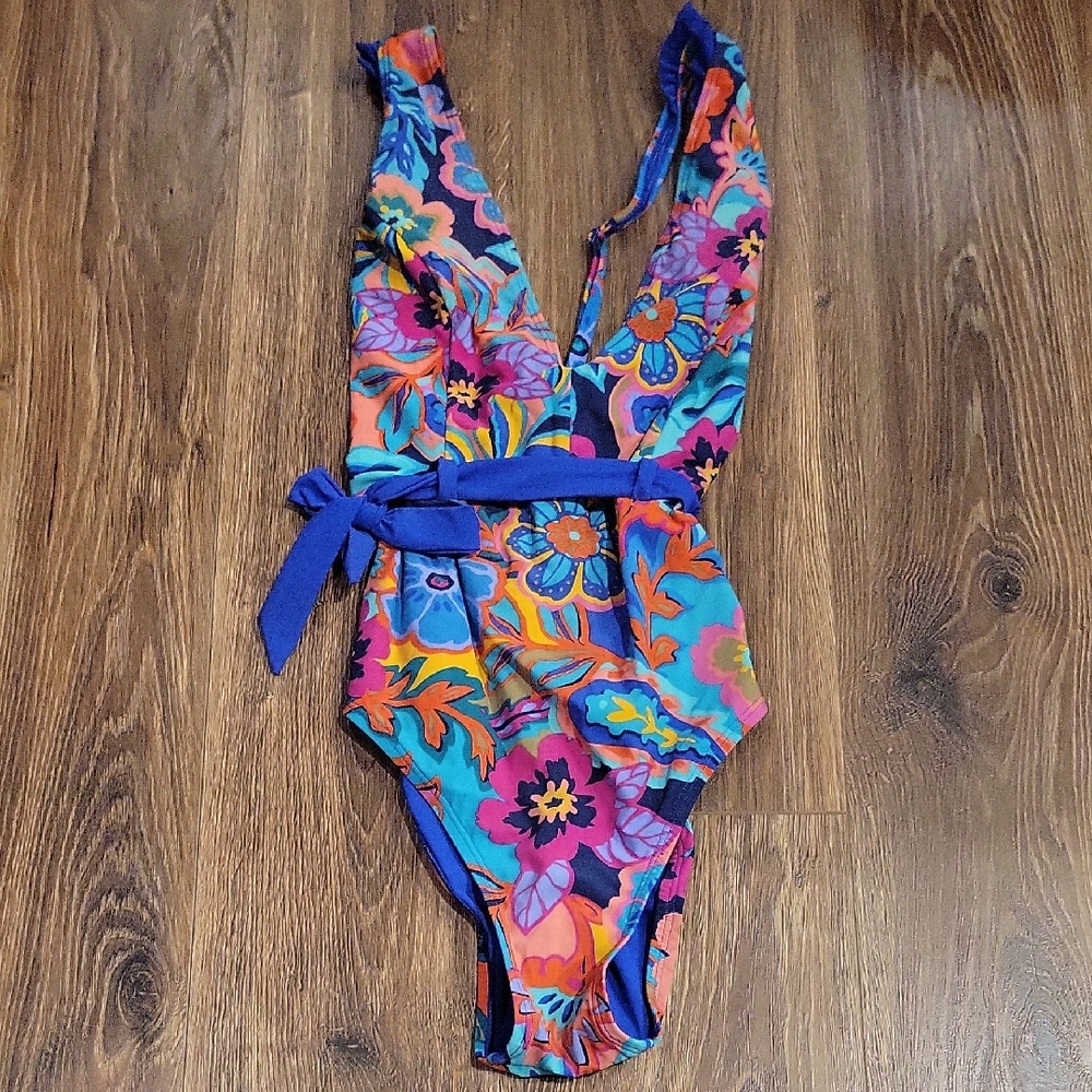 Vibrant Floral Women's One Piece Swimsuit